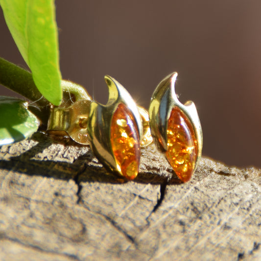 Gothic earrings with natural cognac amber and 18k gold-plated 925 silver, MJ Baltica, BZK107