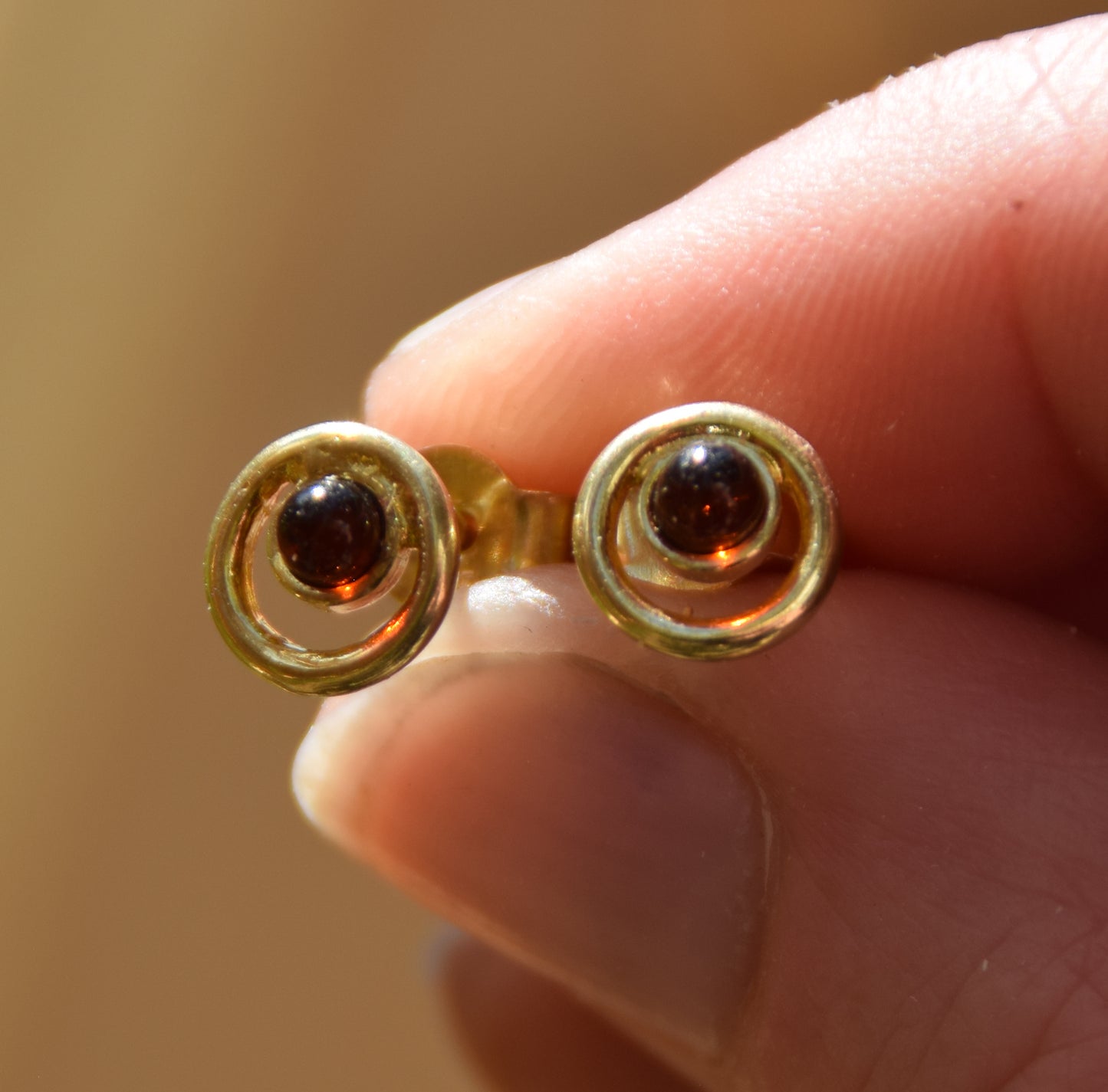 MJ Baltica, earrings, natural Baltic Amber, 925 Silver, 14k Gold plated, dark brown, luminous, handcrafted, BZK108