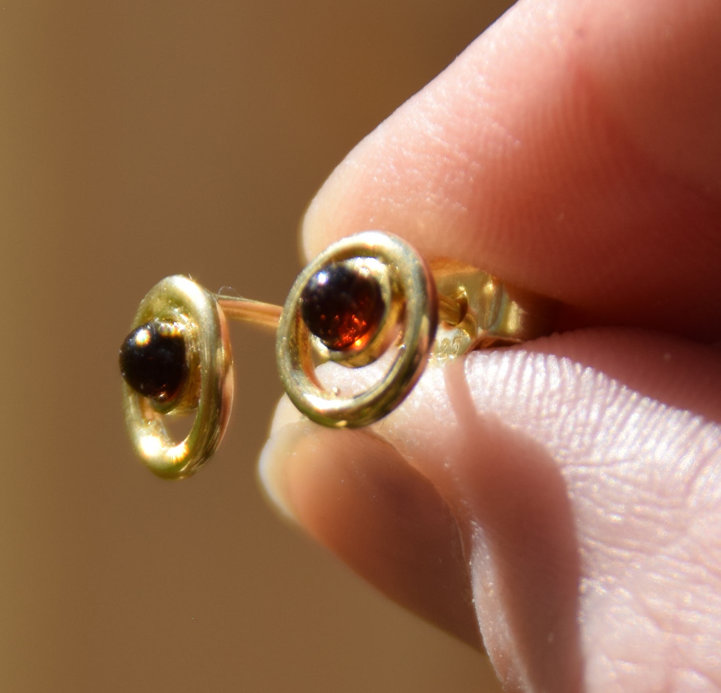 MJ Baltica, earrings, natural Baltic Amber, 925 Silver, 14k Gold plated, dark brown, luminous, handcrafted, BZK108