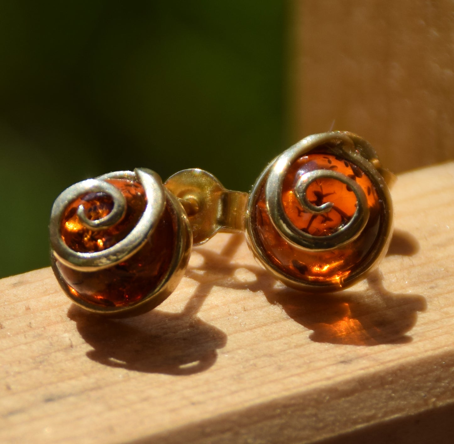 MJ Baltica, orecchini, Ambra naturale Baltica, Argento 925, placcato in Oro 18k, cognac, luminoso, artigianale, BZK110