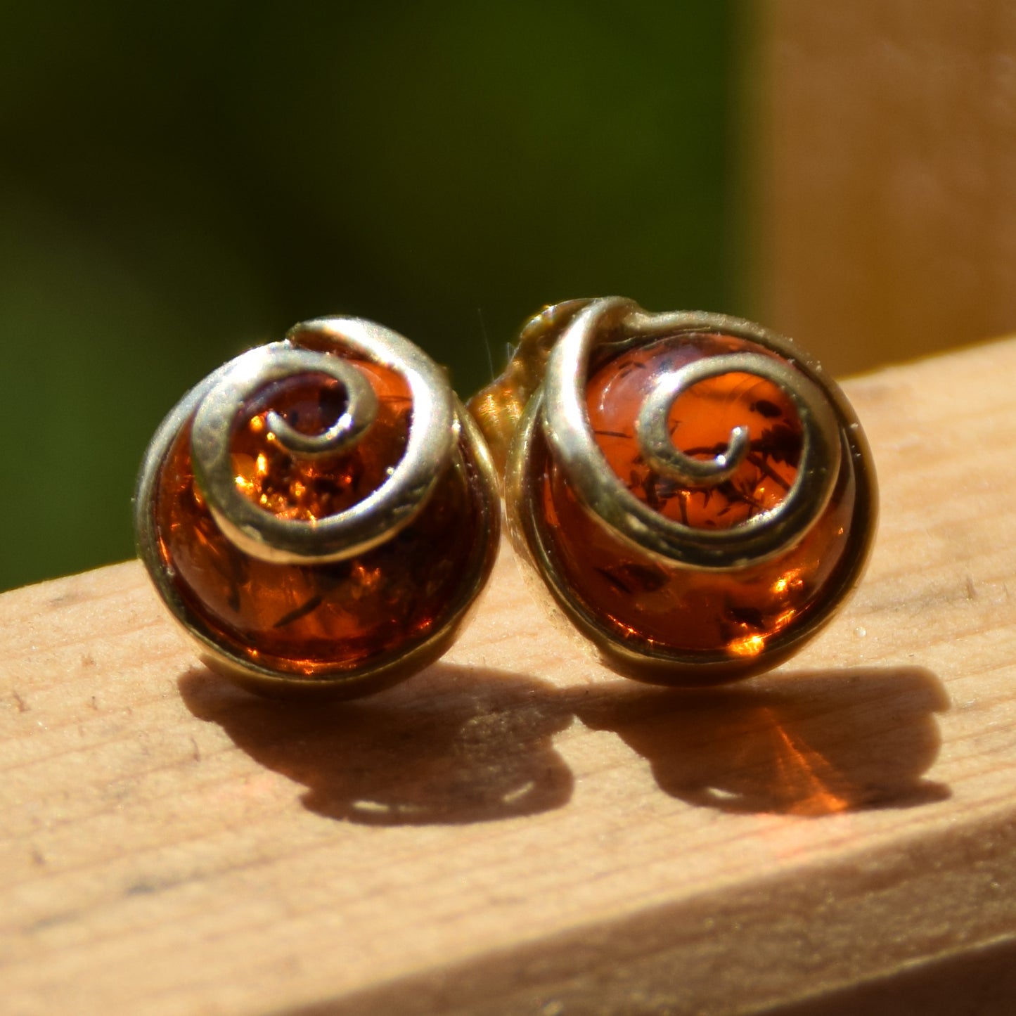 MJ Baltica, orecchini, Ambra naturale Baltica, Argento 925, placcato in Oro 18k, cognac, luminoso, artigianale, BZK110