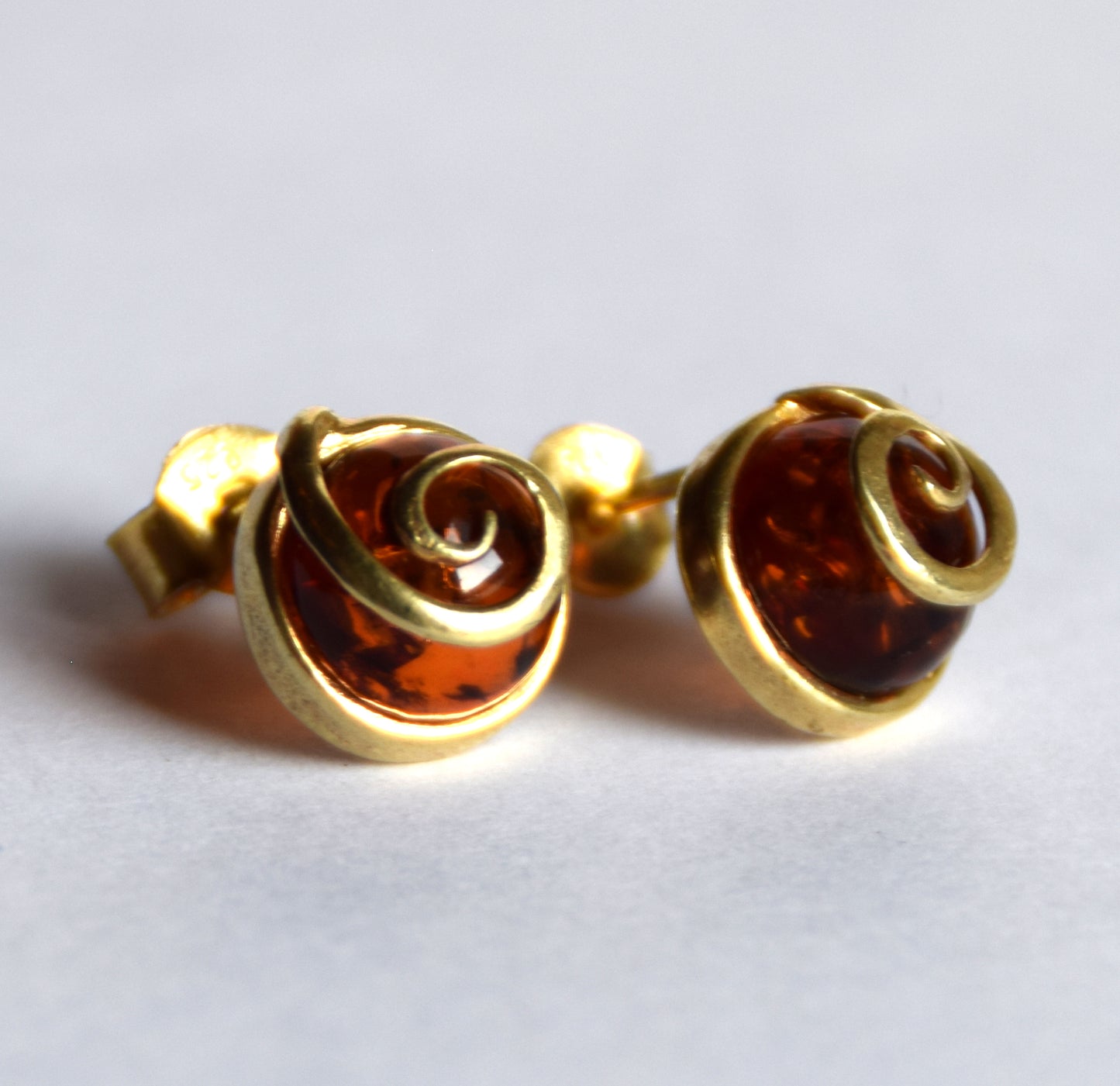 MJ Baltica, earrings, natural Baltic Amber, 925 Silver, 14k Gold plated, cognac, luminous, handcrafted, BZK110