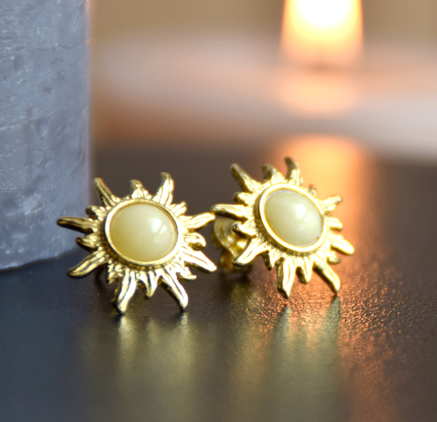 Orecchini a forma di sole con Ambra naturale imperiale e Argento 925 placcato in Oro 18k, MJ Baltica, BZK117