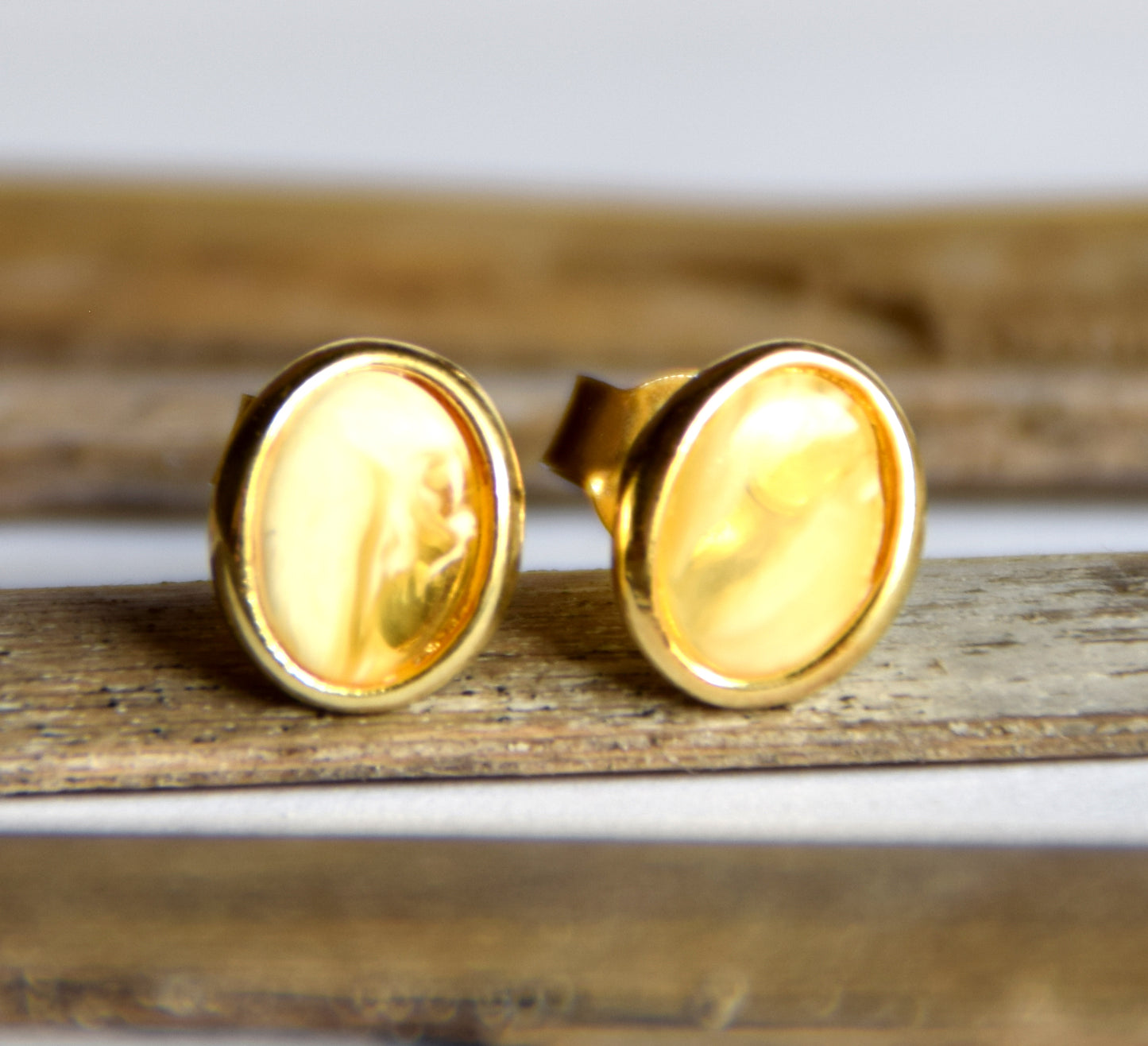 MJ Baltica, earrings, natural Baltic Amber, 925 Silver, 14k Gold plated, oval, imperial amber, luminous, handcrafted, BZK126