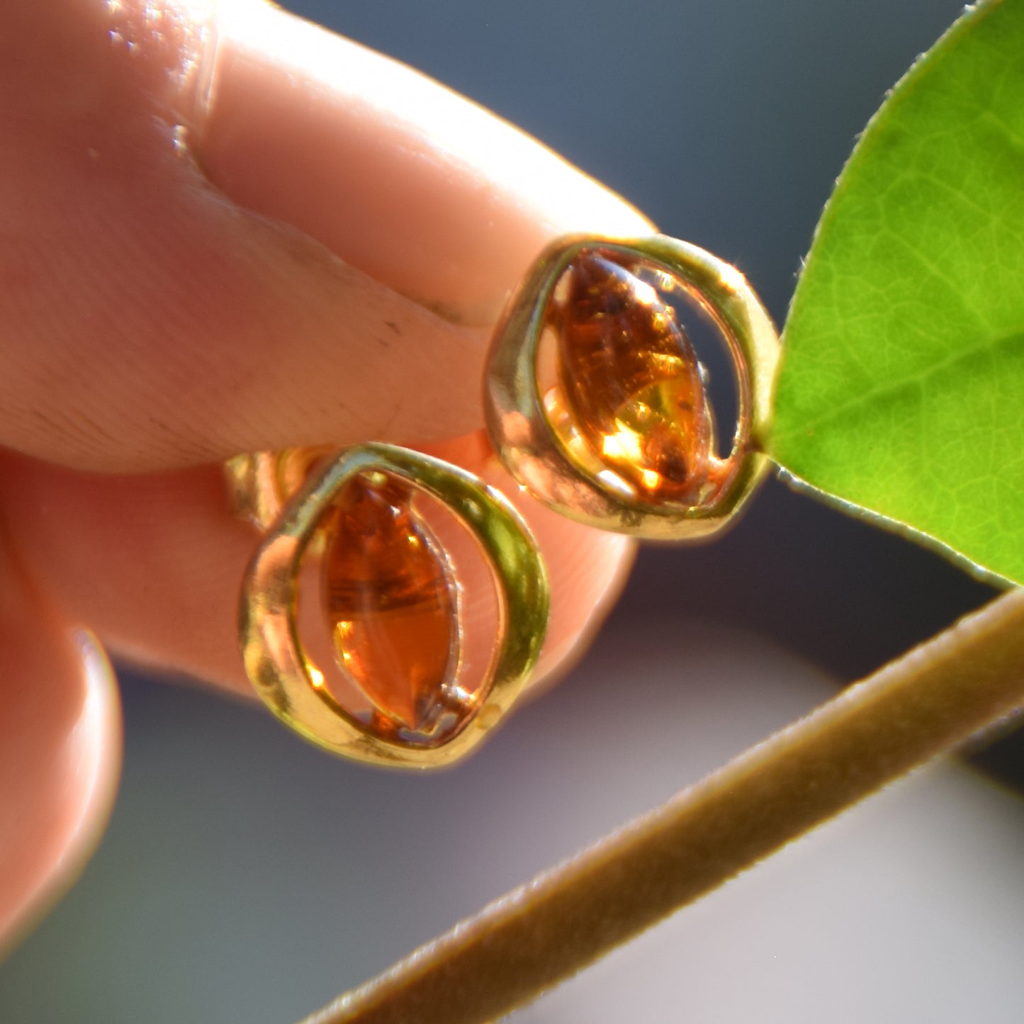 Elegante Ohrringe mit natürlichem Cognac-Bernstein und 18 Karat vergoldetem 925er Silber, MJ Baltica, BZK138