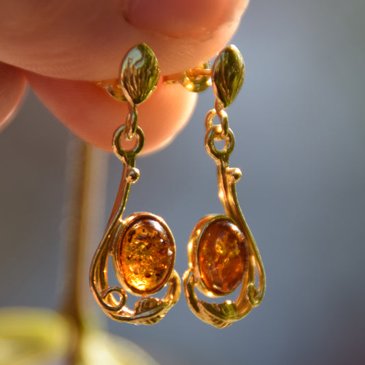Vintage style earrings in natural cognac-colored Amber and 18k Gold plated 925 Sterling Silver, MJ Baltica, BZK139