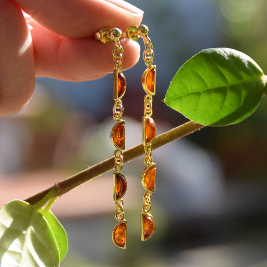 Long chain earrings with natural cognac amber and 18k gold-plated silver, MJ Baltica, BZK152