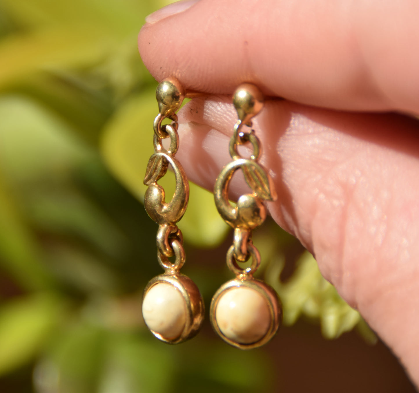 Orecchini pendenti creati con Ambra naturale Baltica e Argento placcato in Oro 18k BZK160