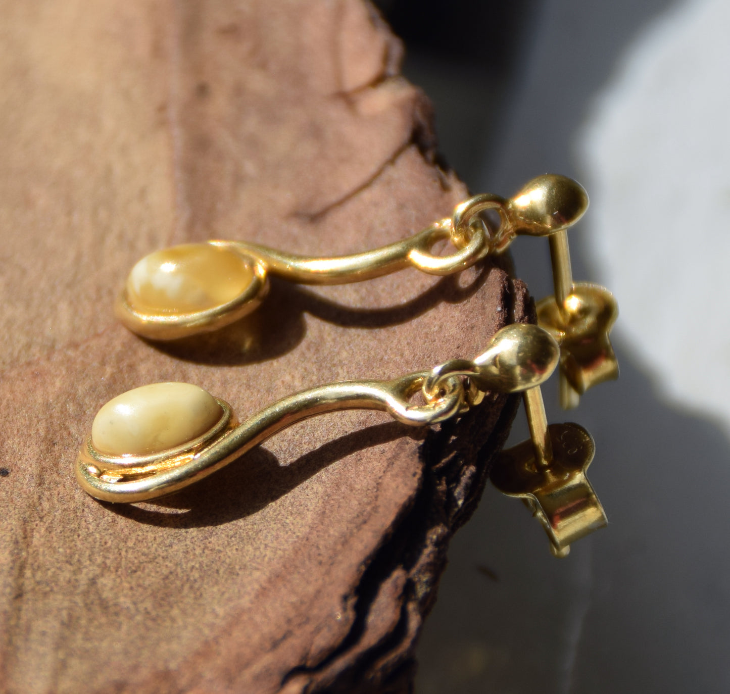 Delicate earrings in natural Imperial Amber and 18k Gold-plated 925 Sterling Silver, MJ Baltica, BZK162