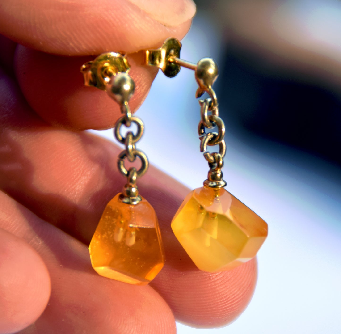 Delicate earrings in natural Imperial Amber and 18k Gold-plated 925 Silver, MJ Baltica, BZK164