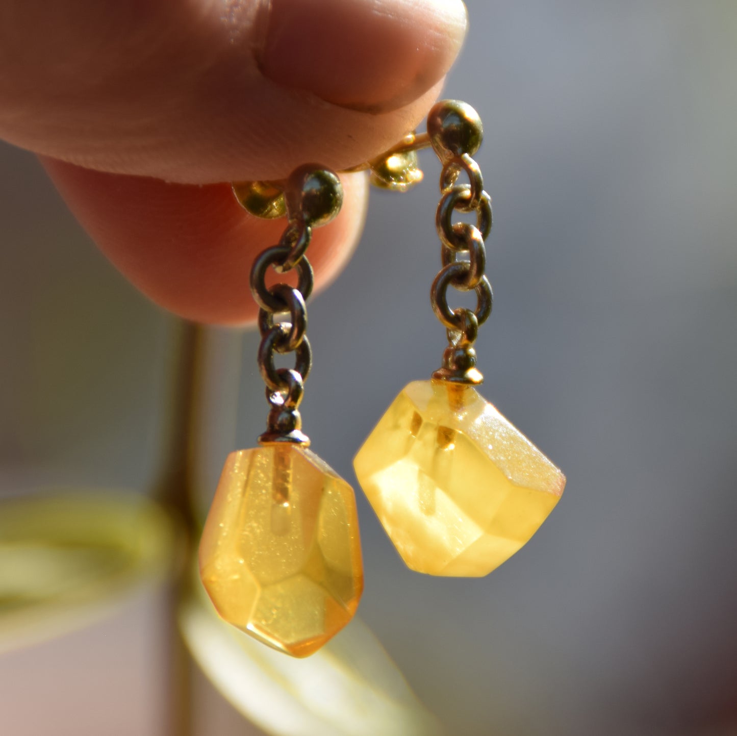 Delicati orecchini in Ambra naturale imperiale e Argento 925 placcato in Oro 18k, MJ Baltica, BZK164