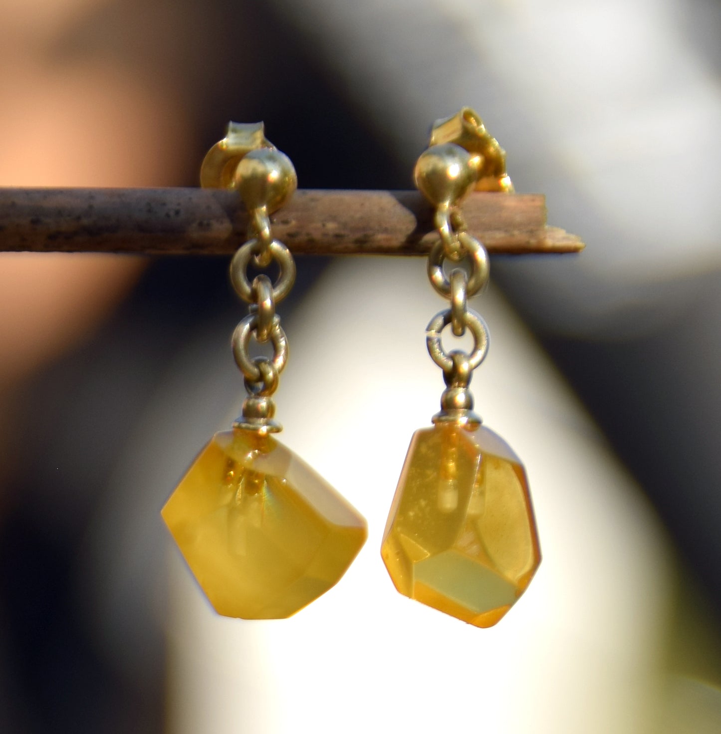 Delicate earrings in natural Imperial Amber and 18k Gold-plated 925 Silver, MJ Baltica, BZK164