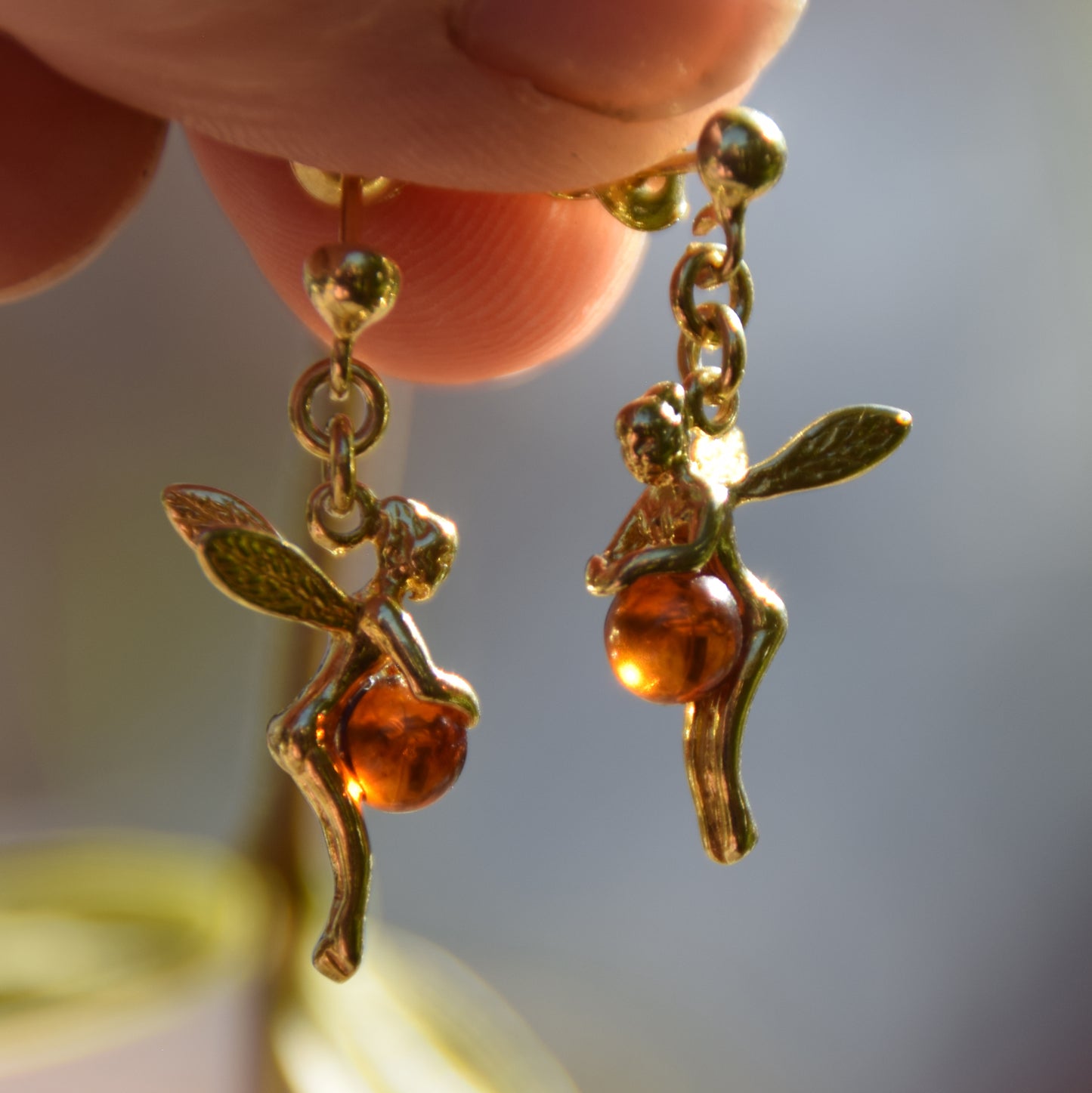 Bright earrings with fairies in natural cognac-colored amber and 18k gold-plated 925 sterling silver, MJ Baltica, BZK168