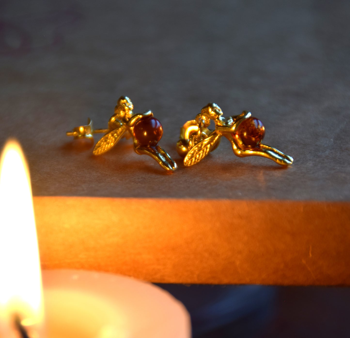 Bright earrings with fairies in natural cognac-colored amber and 18k gold-plated 925 sterling silver, MJ Baltica, BZK168