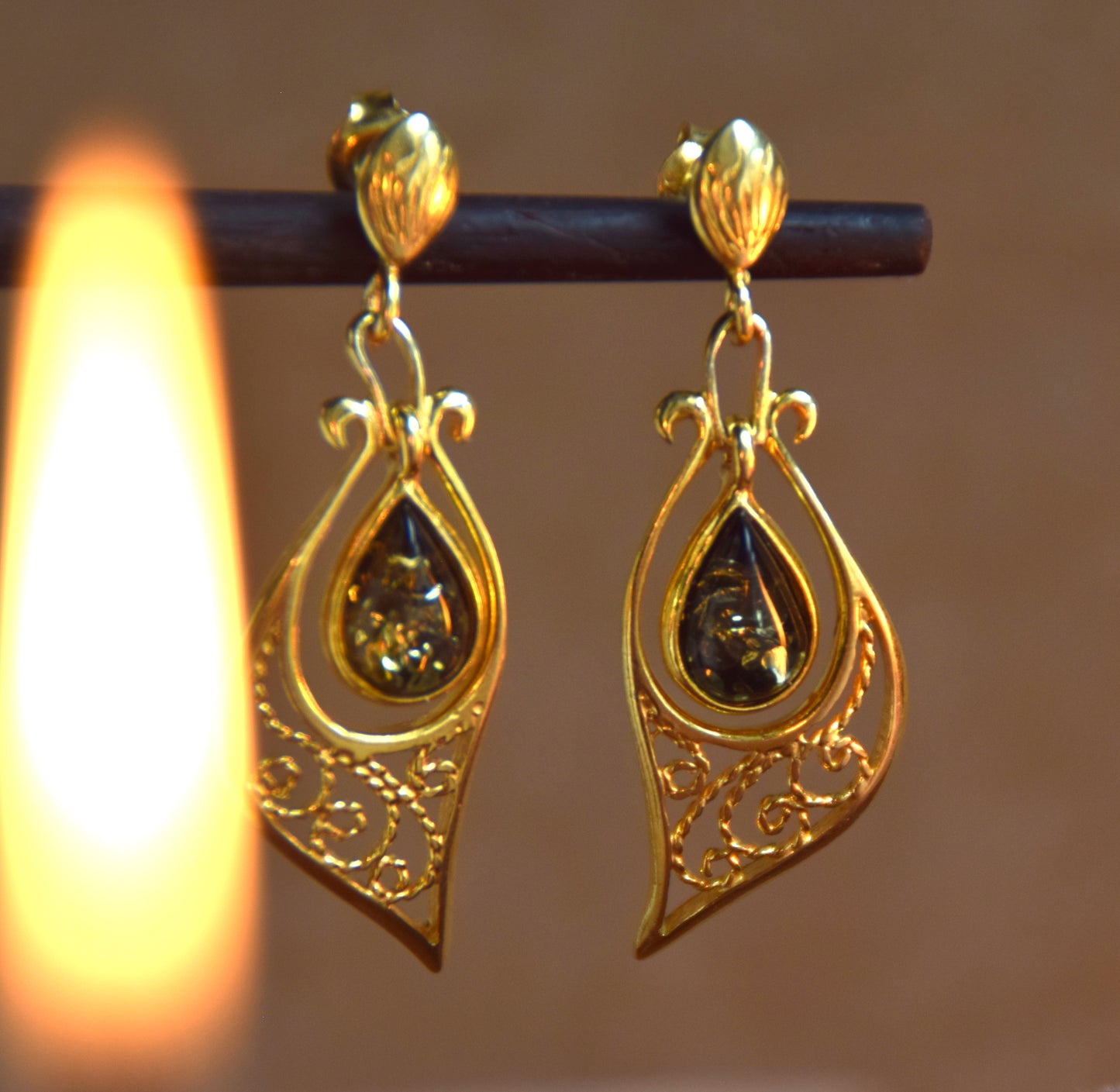 Oriental earrings with natural green amber filigree and 18k gold-plated 925 sterling silver, MJ Baltica, BZK178
