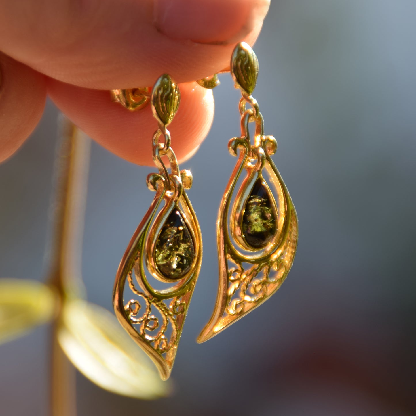 Oriental earrings with natural green amber filigree and 18k gold-plated 925 sterling silver, MJ Baltica, BZK178
