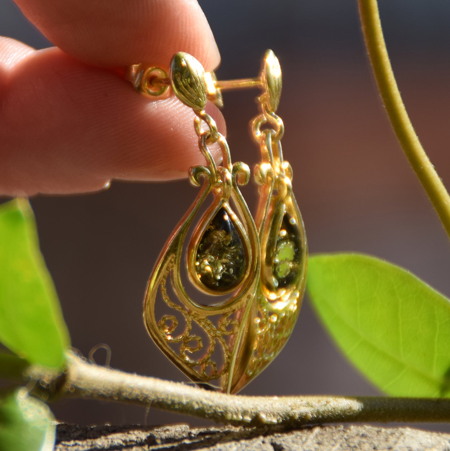 Oriental earrings with natural green amber filigree and 18k gold-plated 925 sterling silver, MJ Baltica, BZK178