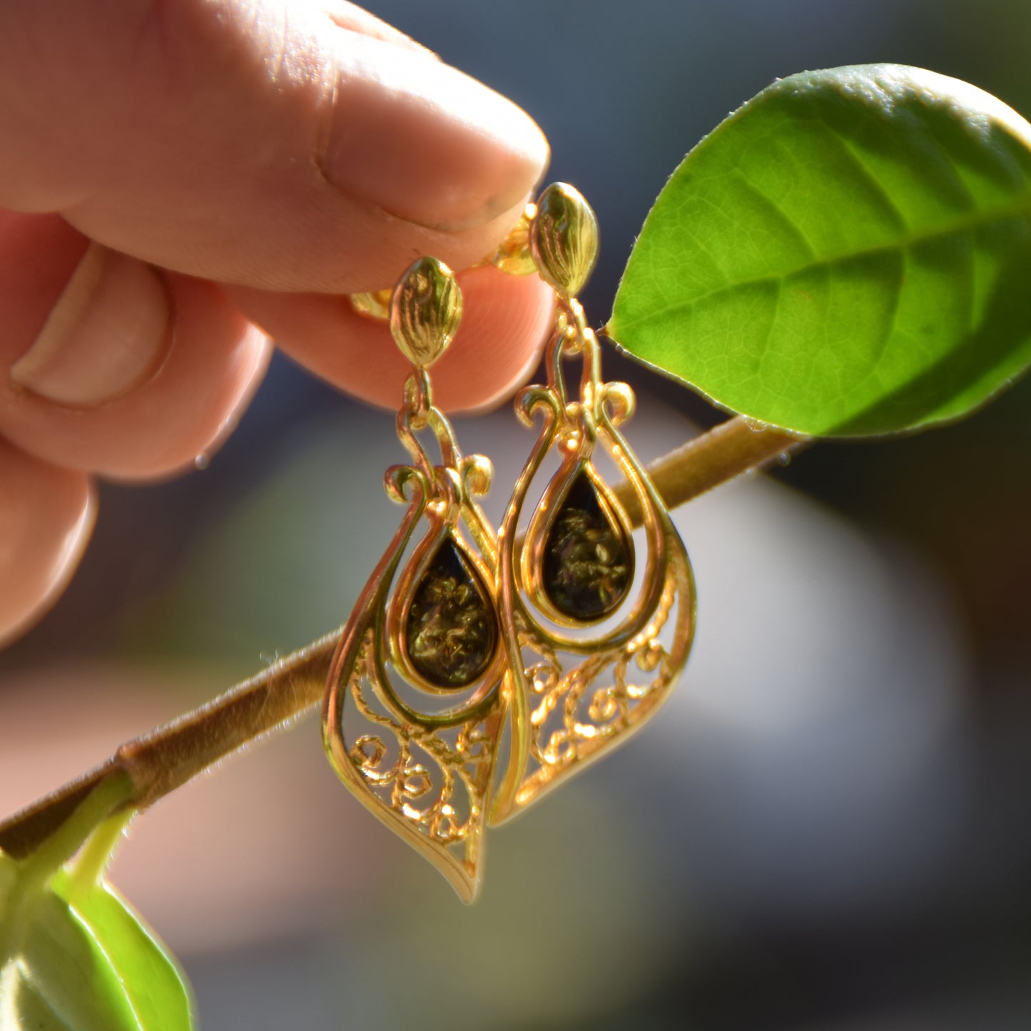 Oriental earrings with natural green amber filigree and 18k gold-plated 925 sterling silver, MJ Baltica, BZK178