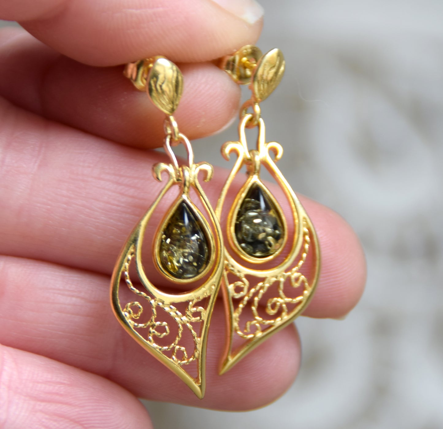 Oriental earrings with natural green amber filigree and 18k gold-plated 925 sterling silver, MJ Baltica, BZK178