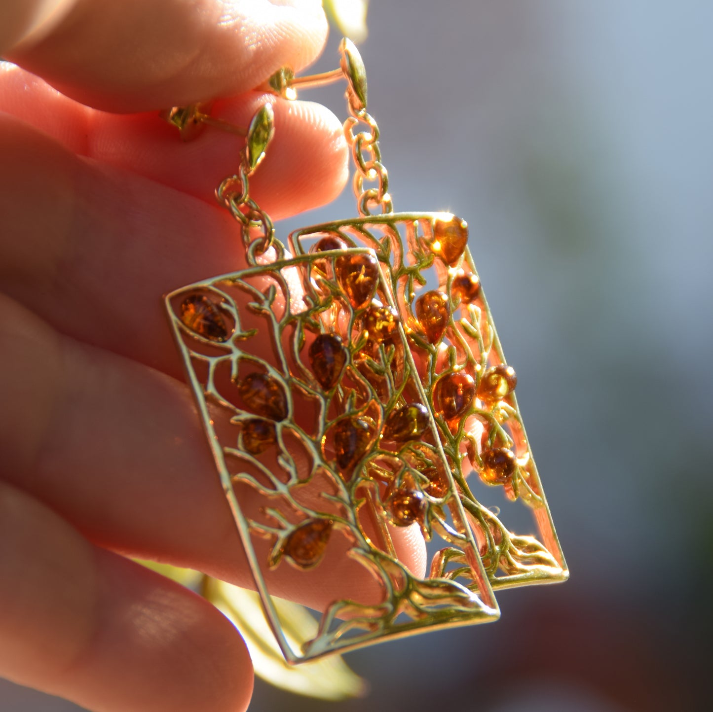 Elegant earrings with tree of life in natural cognac amber and 18k gold-plated 925 sterling silver, MJ Baltica, BZK181
