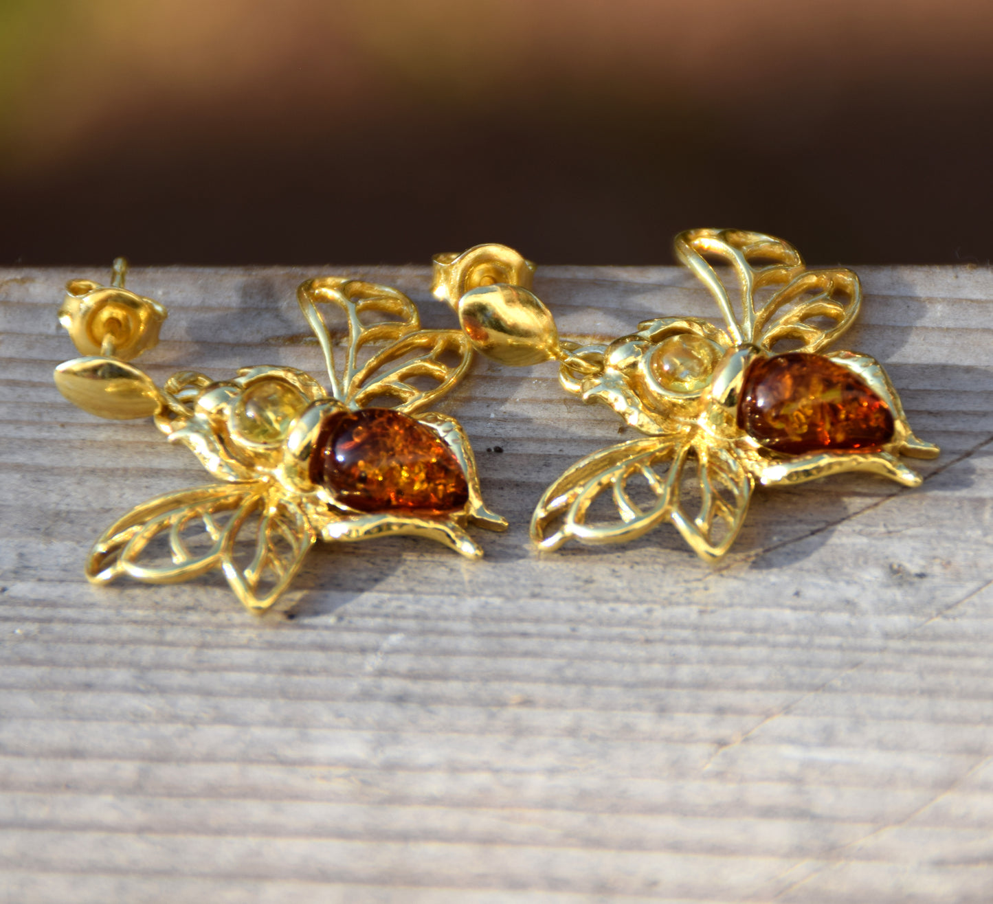 Elegant bee earrings with natural cognac and gold amber and 18k Gold plated 925 Sterling Silver, MJ Baltica, BZK182