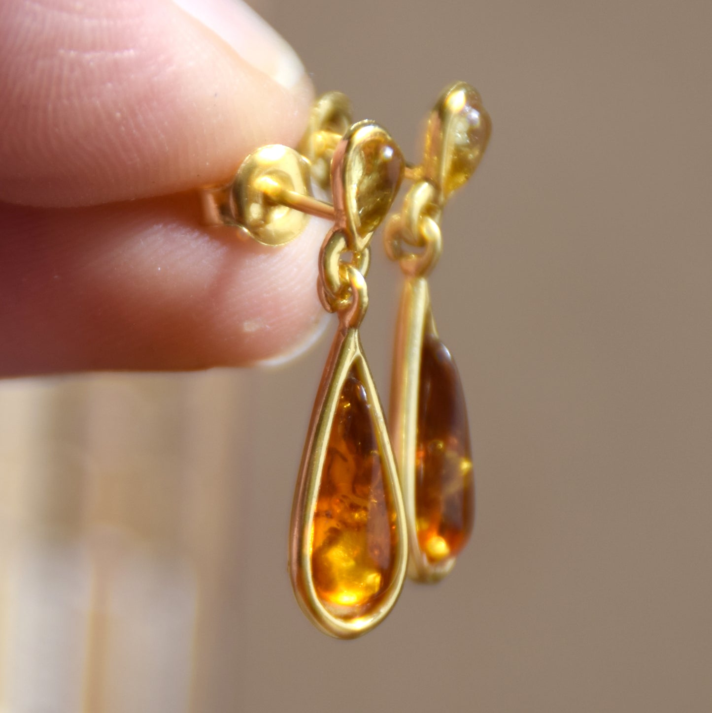 Elegant floral earrings in natural cognac and gold Amber and 18k Gold plated 925 Sterling Silver, MJ Baltica, BZK183
