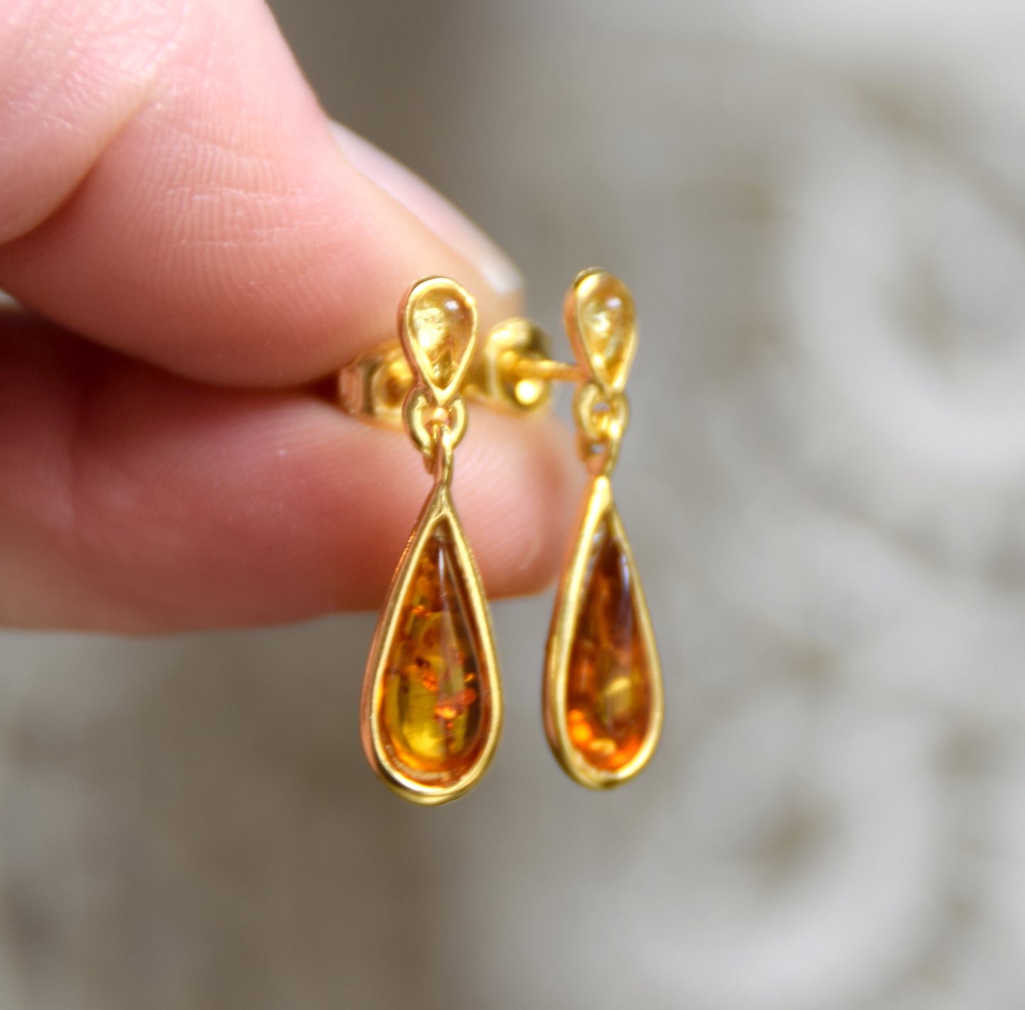 Elegant floral earrings in natural cognac and gold Amber and 18k Gold plated 925 Sterling Silver, MJ Baltica, BZK183