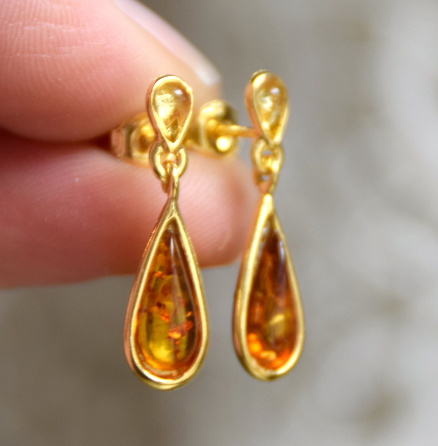 Elegant floral earrings in natural cognac and gold Amber and 18k Gold plated 925 Sterling Silver, MJ Baltica, BZK183