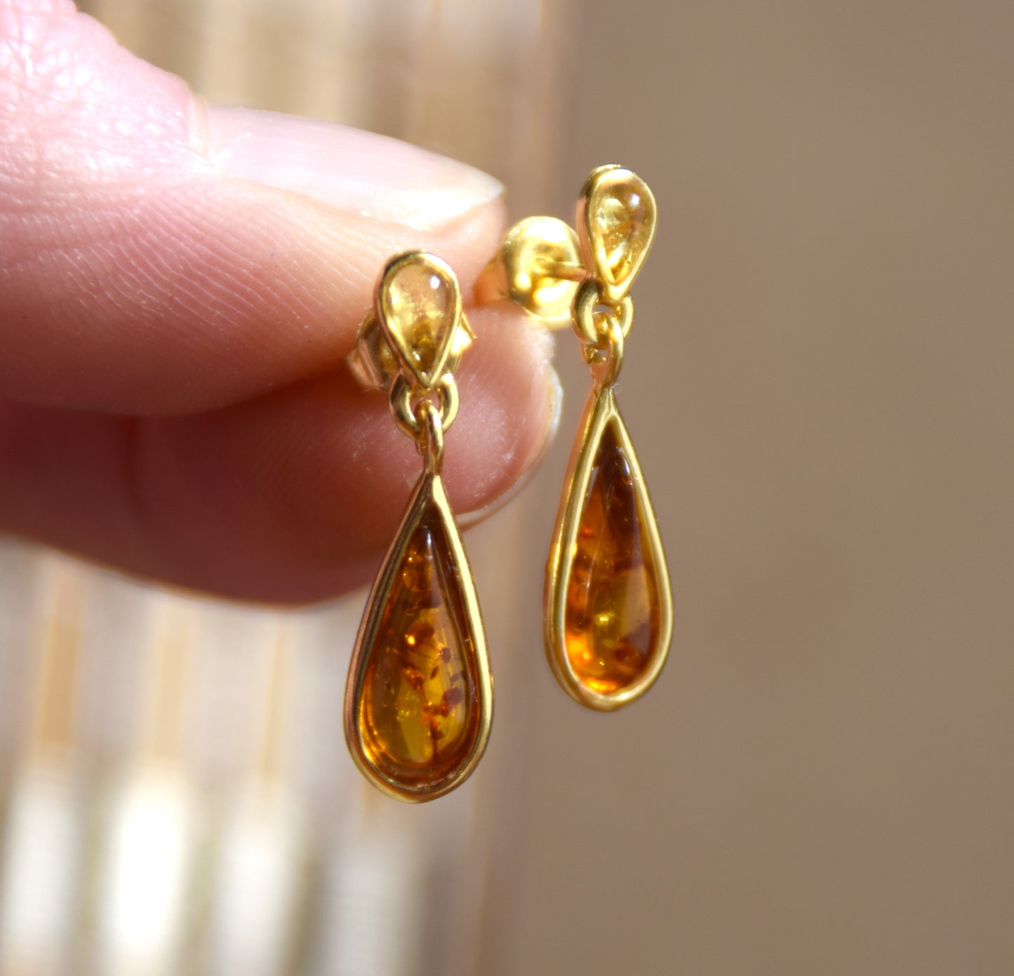 Elegant floral earrings in natural cognac and gold Amber and 18k Gold plated 925 Sterling Silver, MJ Baltica, BZK183