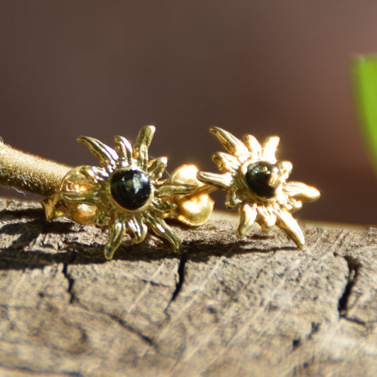 Sun-shaped earrings with natural green amber and 18k gold-plated 925 silver, MJ Baltica, BZK188