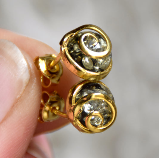 Earrings with spiral in natural green Amber and 18k Gold plated 925 Sterling Silver, MJ Baltica, BZK189