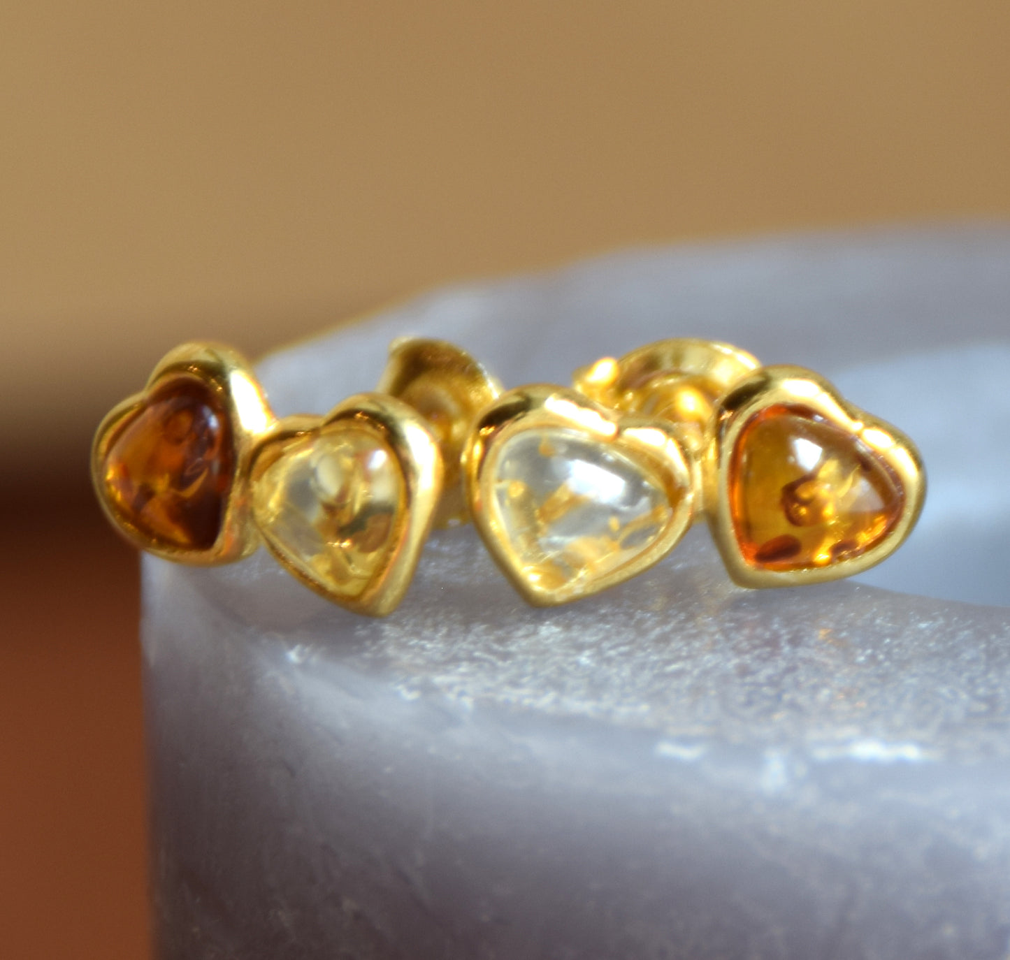 Romantic two-heart earrings in natural cognac and gold amber and 18k gold-plated 925 Sterling Silver, MJ Baltica, BZK191