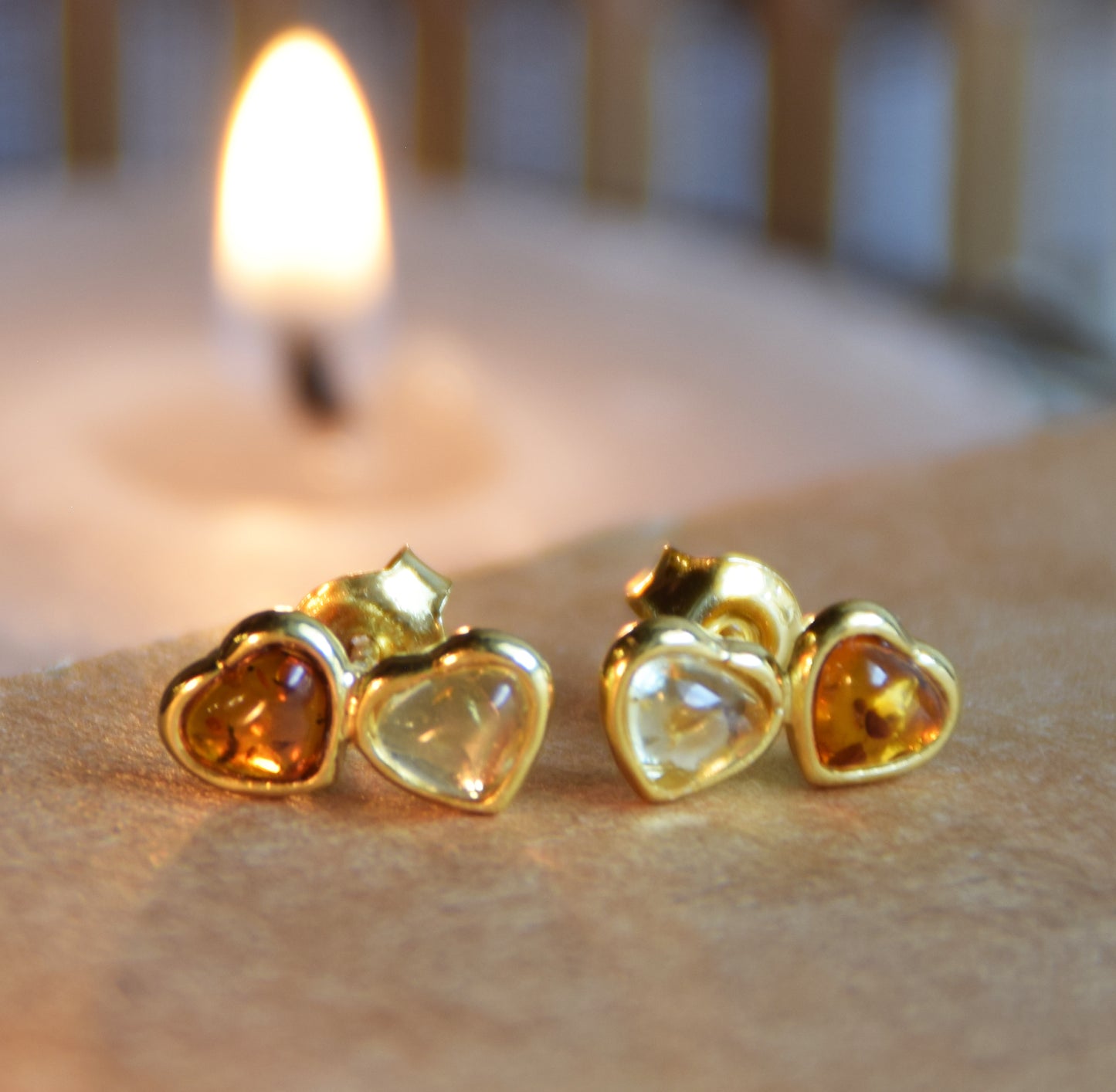 Romantic two-heart earrings in natural cognac and gold amber and 18k gold-plated 925 Sterling Silver, MJ Baltica, BZK191
