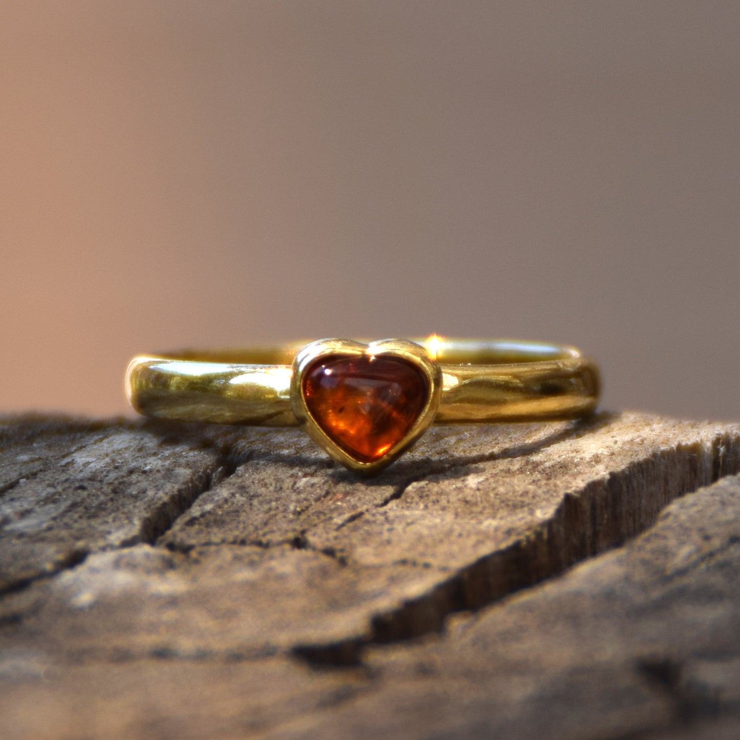 Romantic band ring in natural cognac amber and 18k gold-plated silver, MJ Baltica, BZP006
