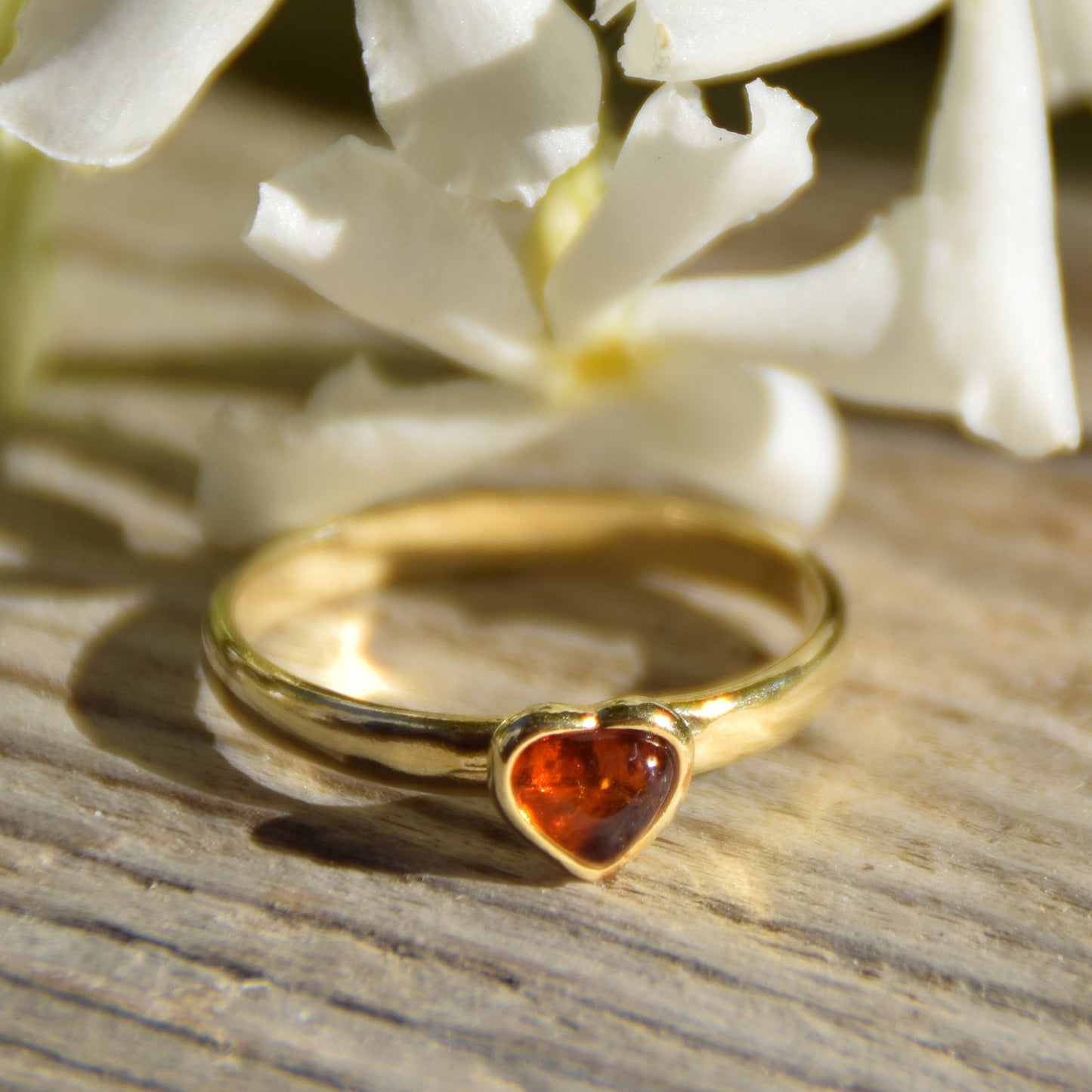 Romantic band ring in natural cognac amber and 18k gold-plated silver, MJ Baltica, BZP006