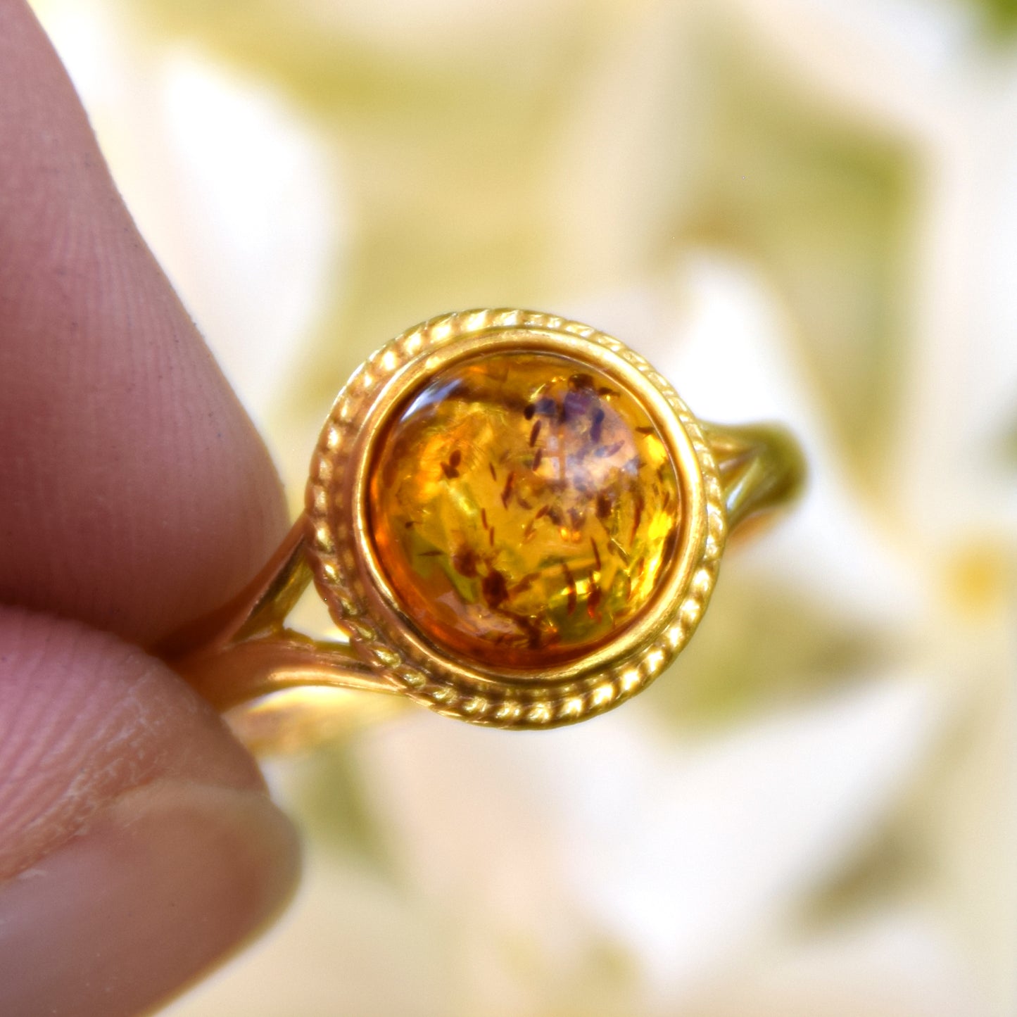 Classic vintage style ring in natural cognac-colored Amber and 18k Gold plated Silver, MJ Baltica, BZP007