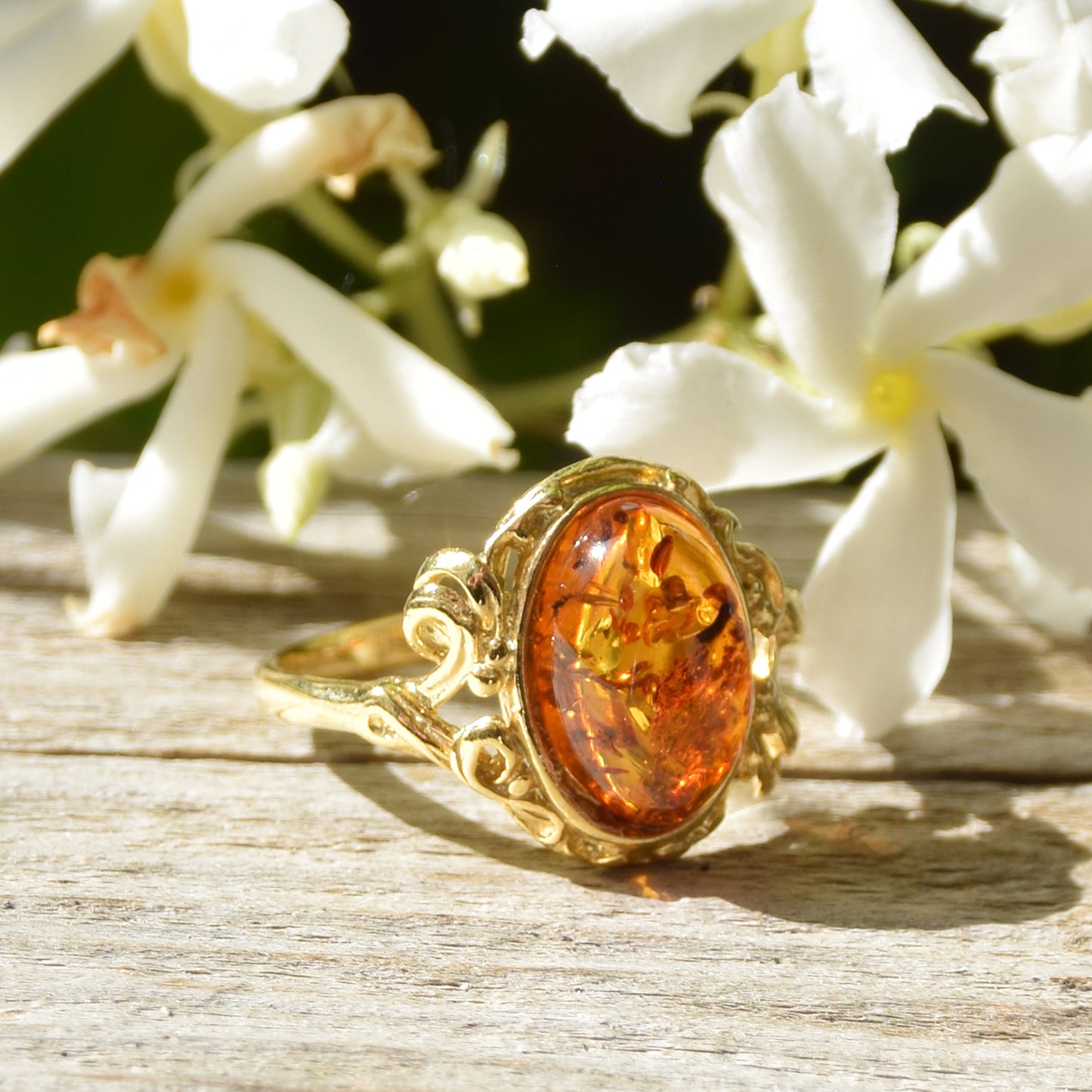 Elegant vintage style ring in natural Baltic Amber, 925 Silver, 18k Gold plated, vintage, classic, oval, BZP014