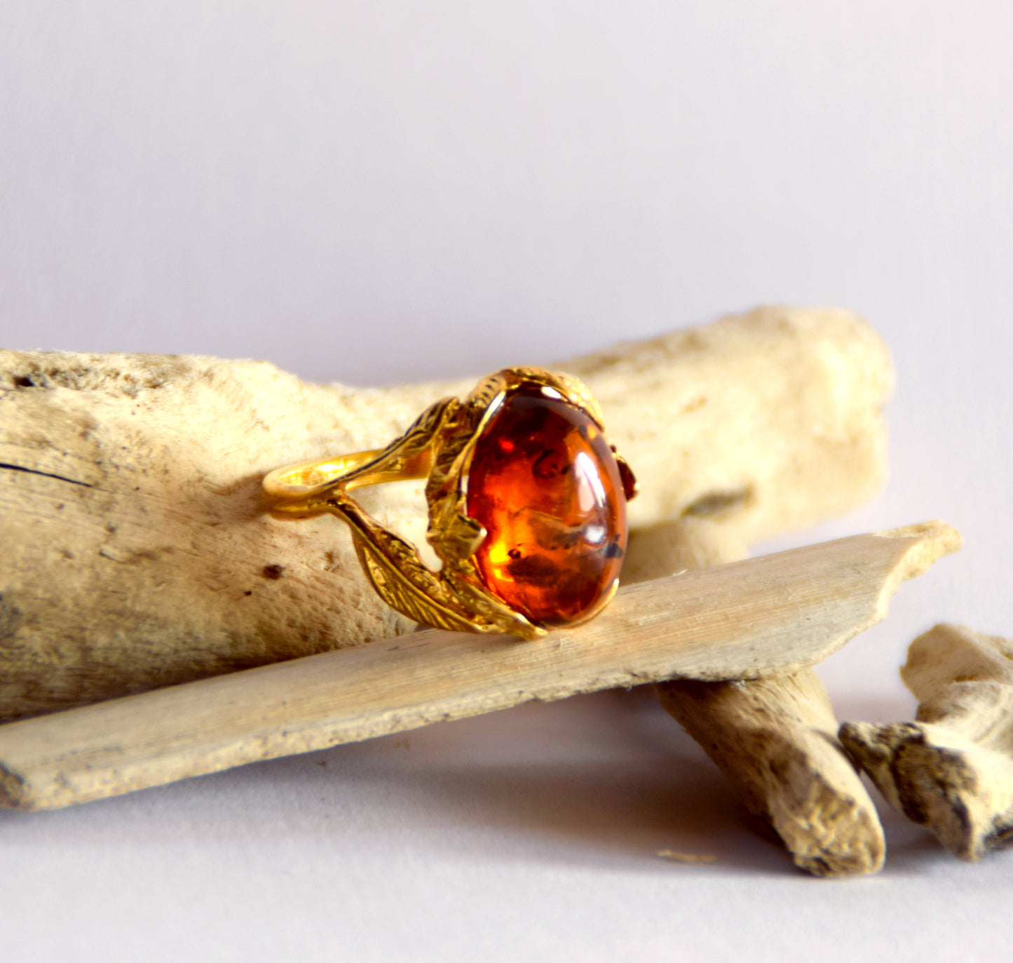 MJ Baltica, anello, Ambra Naturale Baltica, Argento 925, placcato in Oro 14k, vintage, foglie, artigianale, BZP025