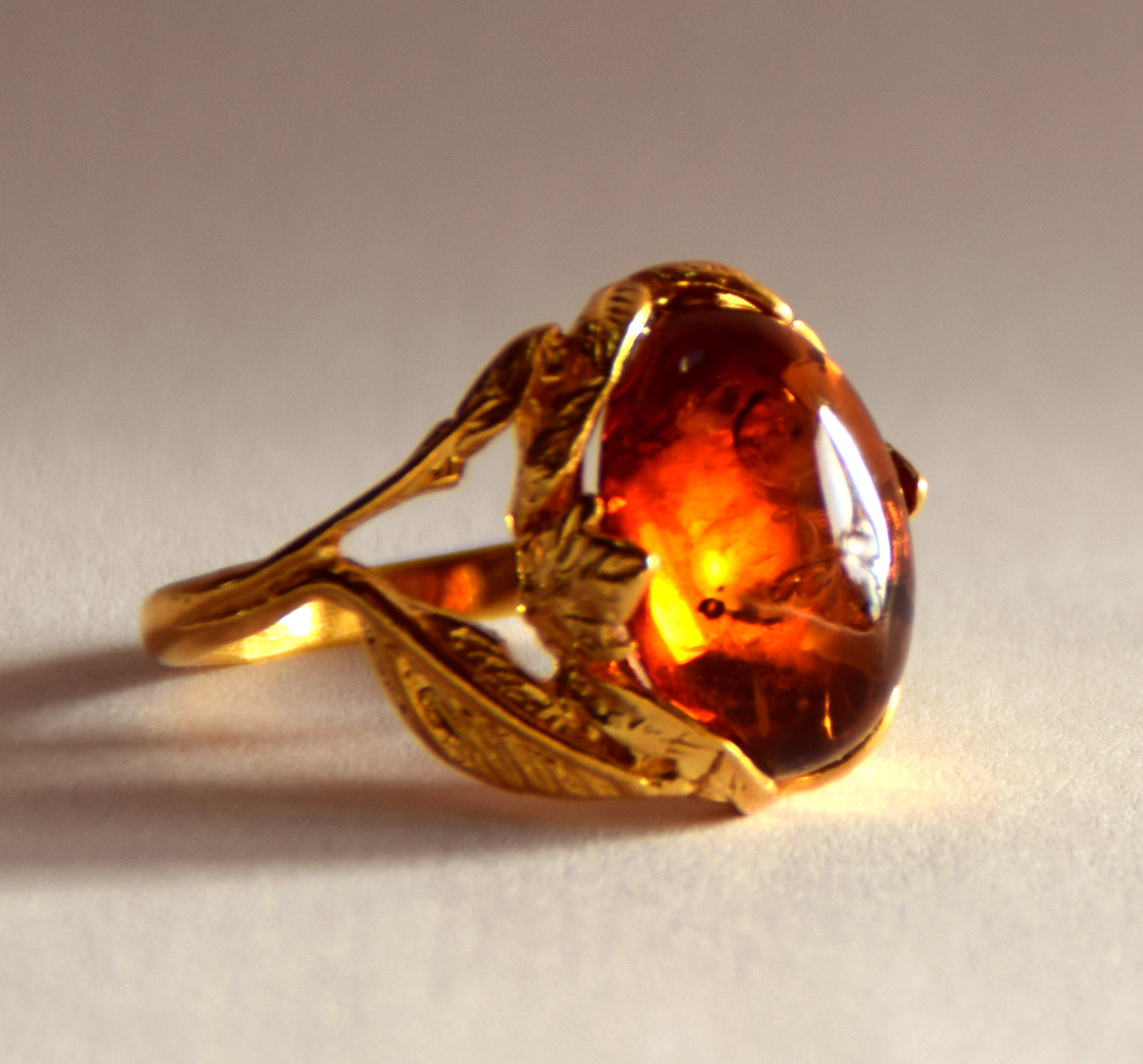 MJ Baltica, anello, Ambra Naturale Baltica, Argento 925, placcato in Oro 14k, vintage, foglie, artigianale, BZP025