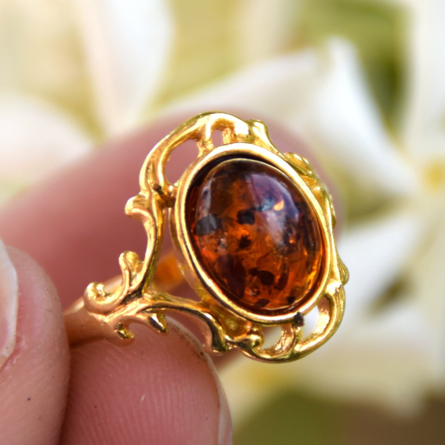 Bright Victorian-style ring made with natural cognac Amber and 18k Gold-plated Silver, MJ Baltica, BZP027