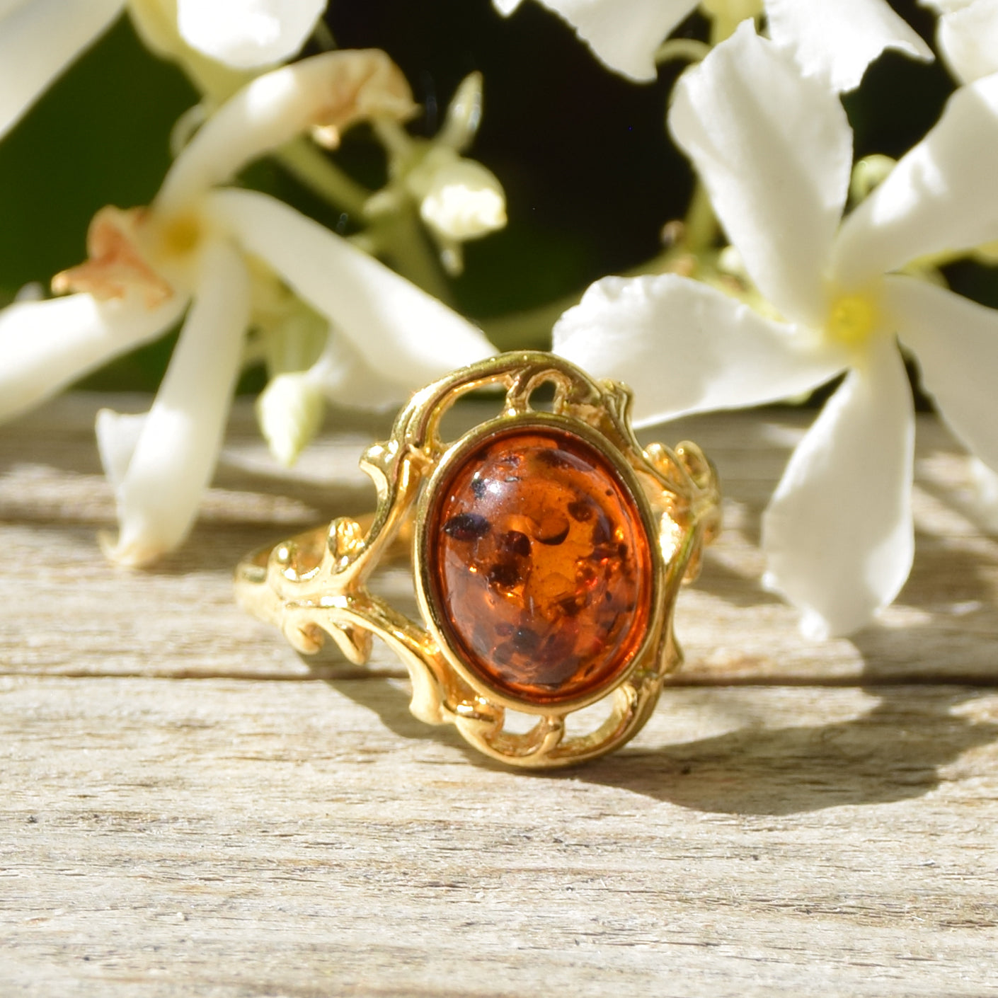 Bright Victorian-style ring made with natural cognac Amber and 18k Gold-plated Silver, MJ Baltica, BZP027