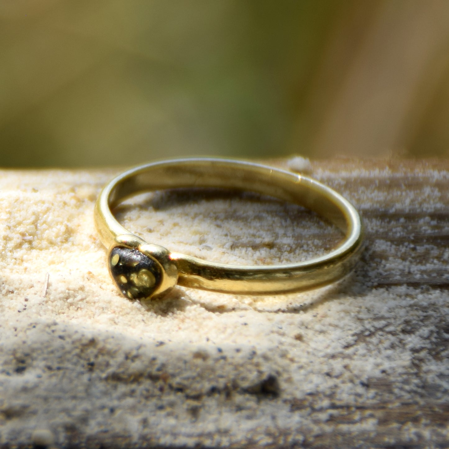 Ring with delicate heart created in natural green Amber and 18k Gold plated Silver, MJ Baltica, BZP048