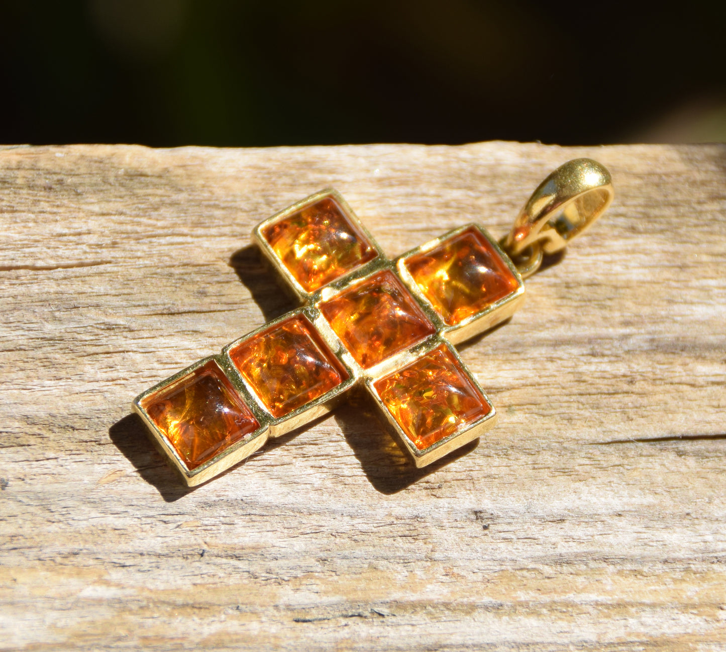 Cognac-colored natural Amber and 18k Gold-plated Silver cross pendant, MJ Baltica, BZW002