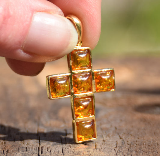 Cognac-colored natural Amber and 18k Gold-plated Silver cross pendant, MJ Baltica, BZW002