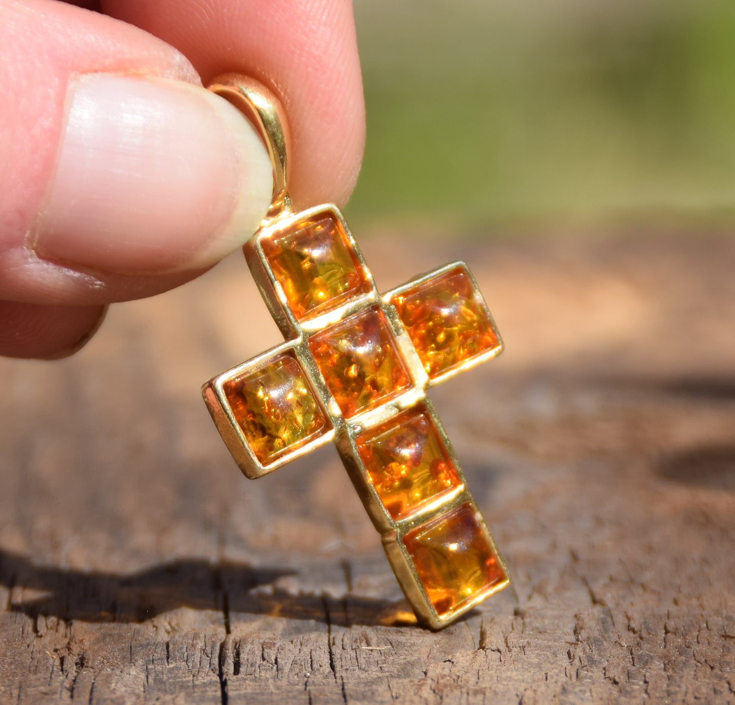 Cognac-colored natural Amber and 18k Gold-plated Silver cross pendant, MJ Baltica, BZW002