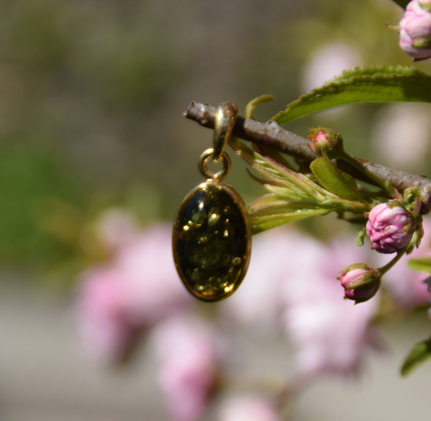 MJ Baltica, Ciondolo di Ambra naturale con Argento, placcato in Oro 18k, ambra verde, ovale, BZW018