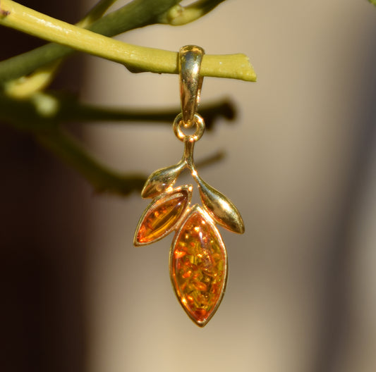 MJ Baltica, pendant, natural Baltic Amber, Silver, 14k Gold plated, leaves, handcrafted, BZW022