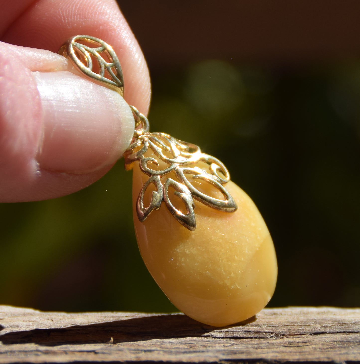 Ciondolo a goccia con Ambra naturale imperiale e Argento placcato in Oro 18, MJ Baltica, BZW031