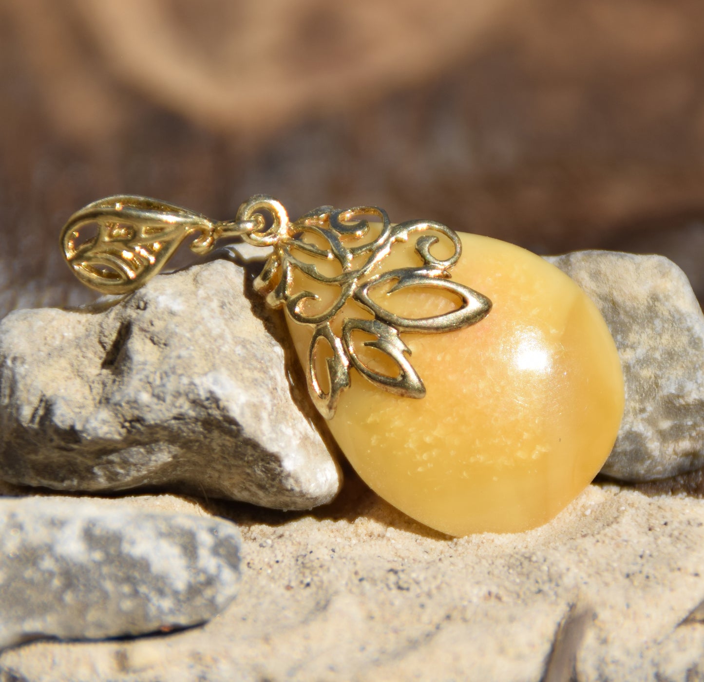 Ciondolo a goccia con Ambra naturale imperiale e Argento placcato in Oro 18, MJ Baltica, BZW031