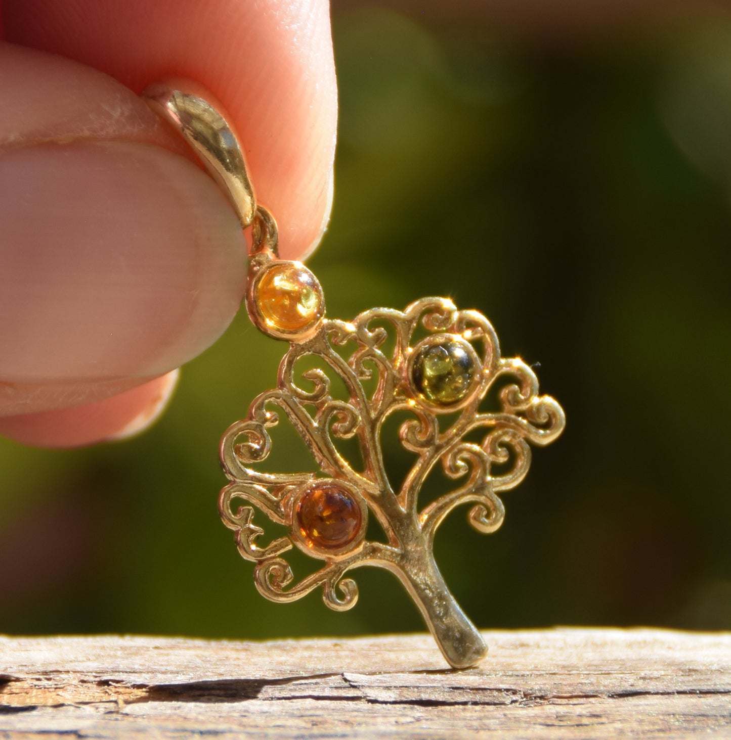 Pendant with Tree of Life in 18k Gold Plated Silver and natural Amber of various shades, MJ Baltica BZW033